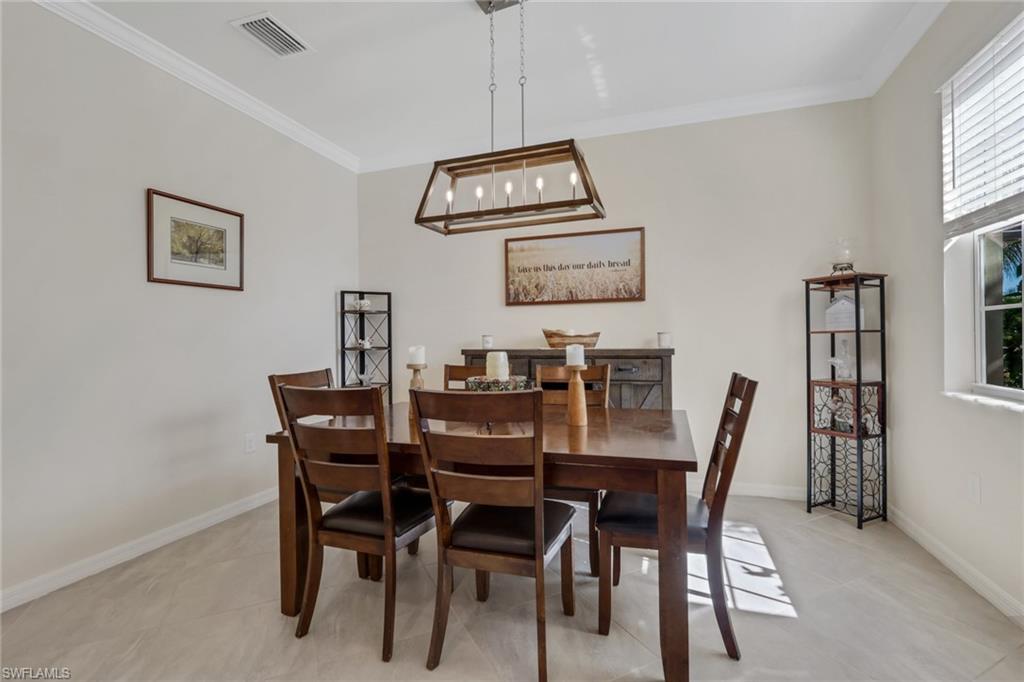 HAMPTON LAKES - Residential