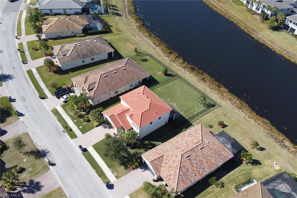 HAMPTON LAKES - Residential