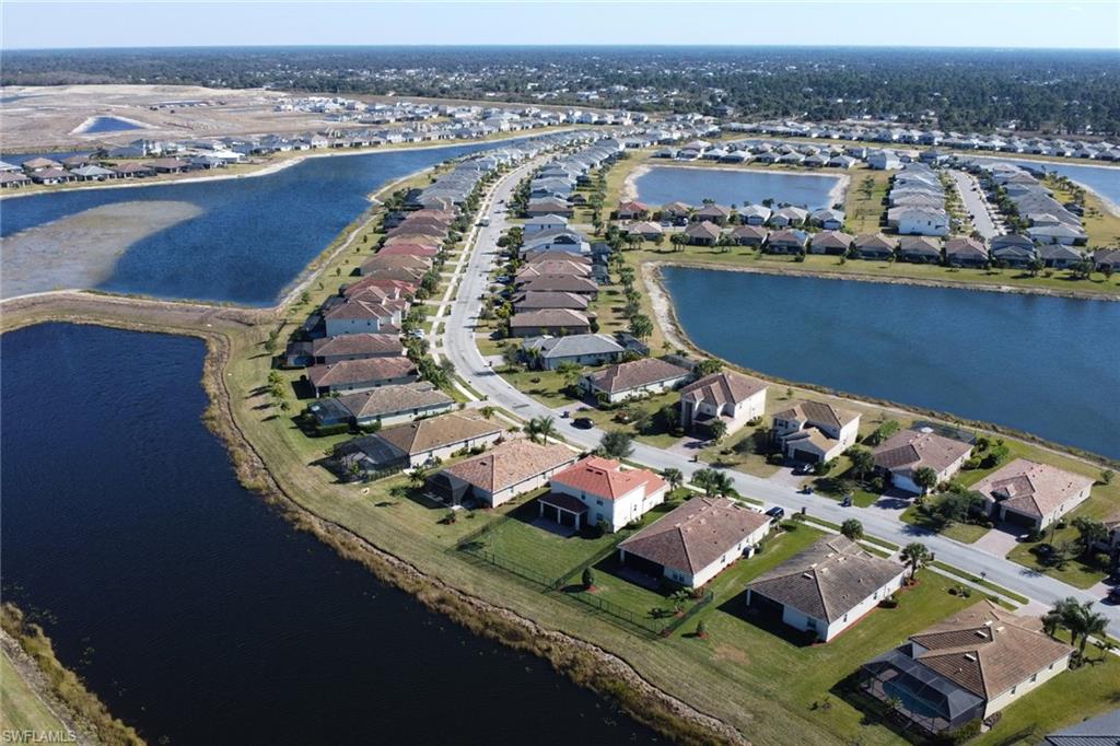 HAMPTON LAKES - Residential