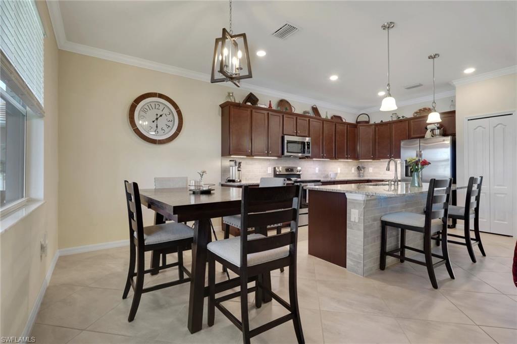 HAMPTON LAKES - Residential