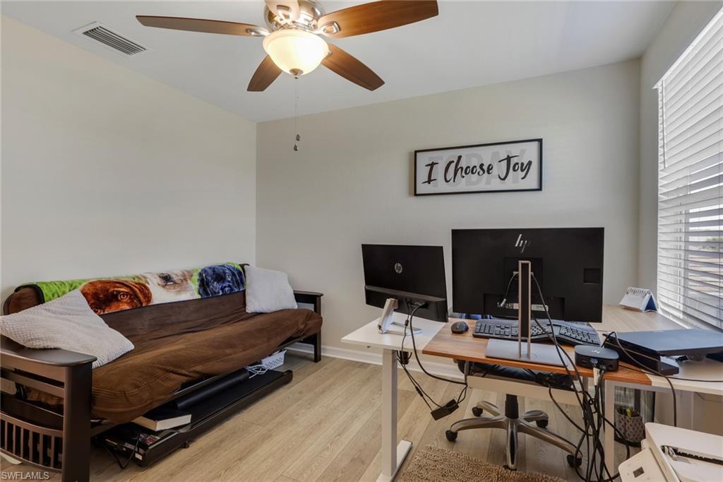 HAMPTON LAKES - Residential