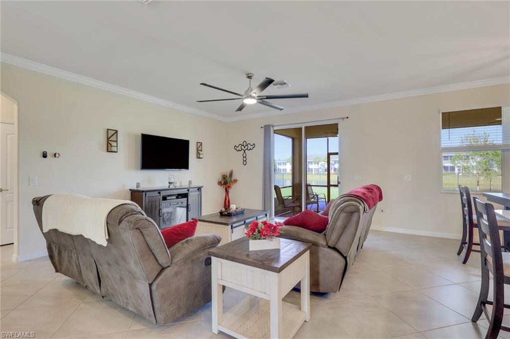 HAMPTON LAKES - Residential