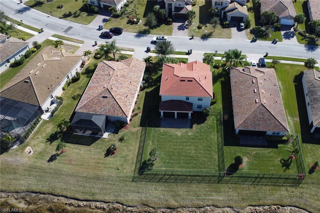 HAMPTON LAKES - Residential