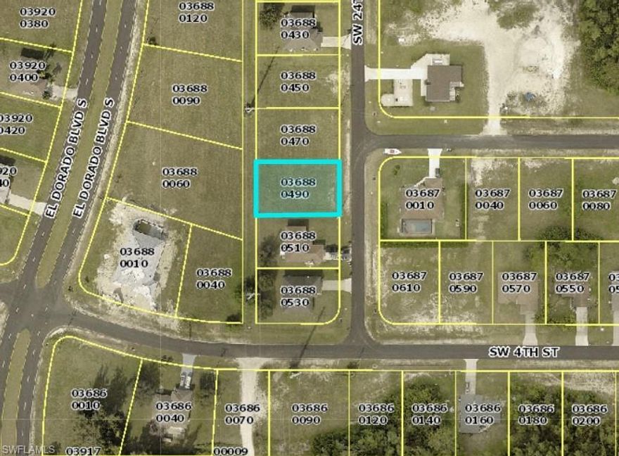 Beautiful flat land (width 80 ft * depth 125 ft). Build your dream home in SW Cape Coral. City Water & Sewer. The boat ramp, Publix, Walmart, ALDI, Sam's club, restaurants and Parks are all nearby. Go to old Florida Matlacha just several miles away.