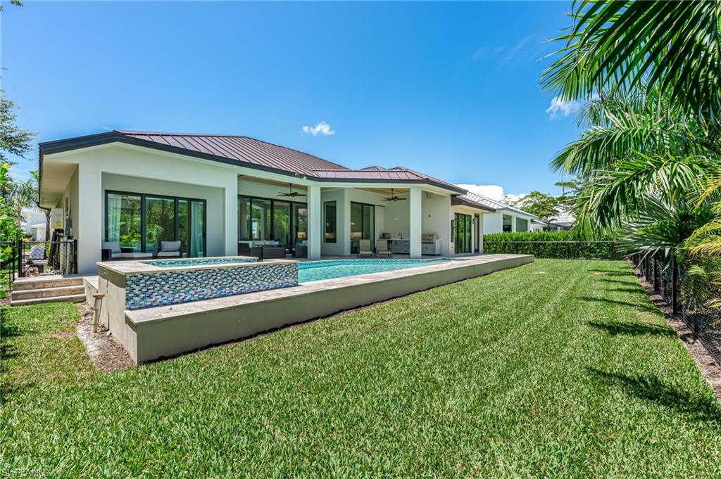 MARCO BEACH - Residential