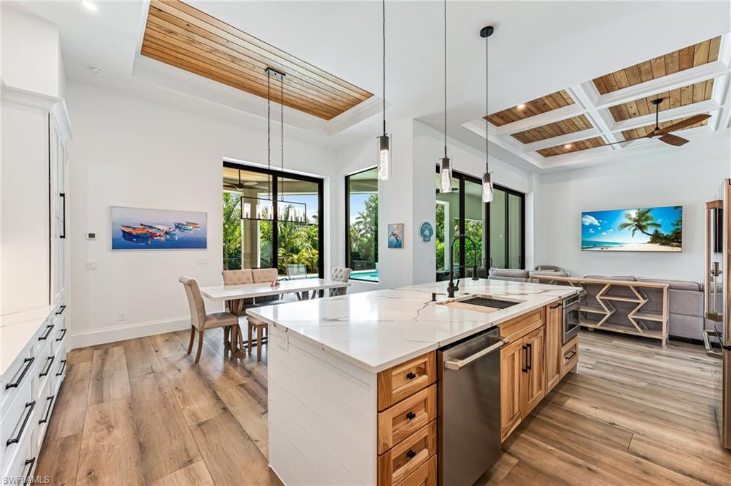 MARCO BEACH - Residential