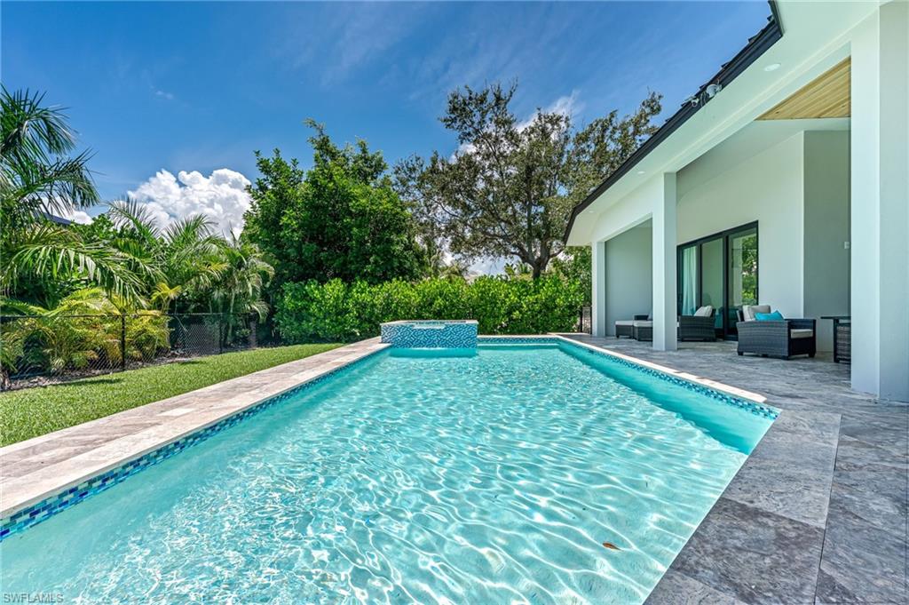 MARCO BEACH - Residential