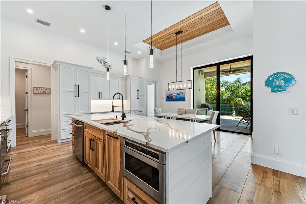 MARCO BEACH - Residential