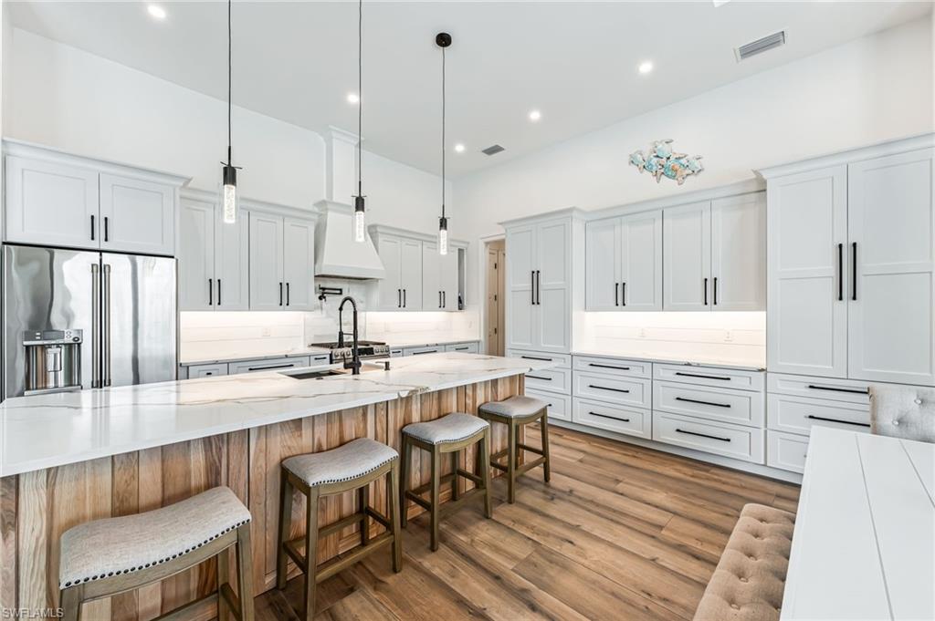 MARCO BEACH - Residential