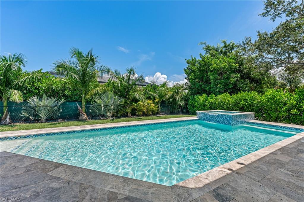 MARCO BEACH - Residential