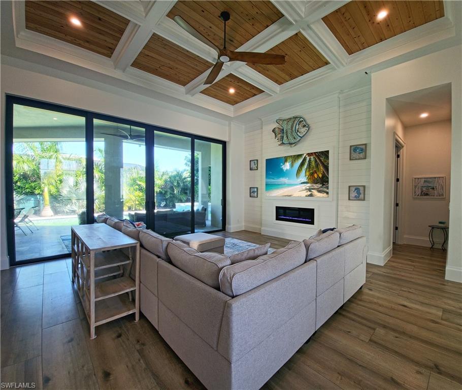 MARCO BEACH - Residential