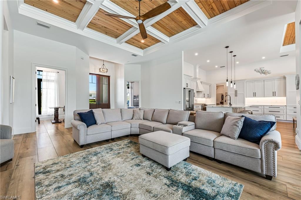 MARCO BEACH - Residential