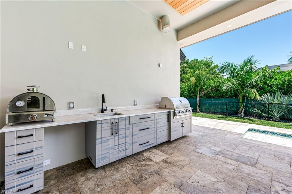 MARCO BEACH - Residential