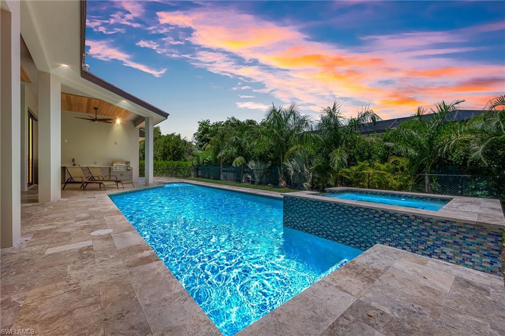 MARCO BEACH - Residential