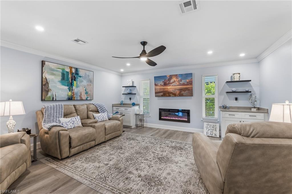 ISLAND PARK WOODLANDS - Residential