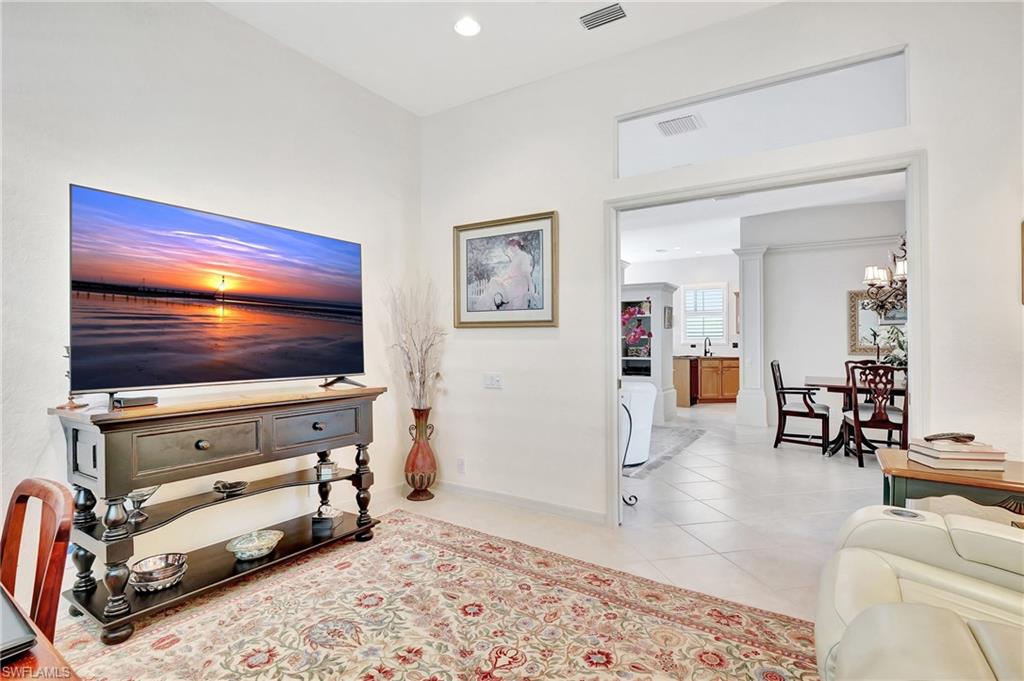 IVY POINTE - Residential