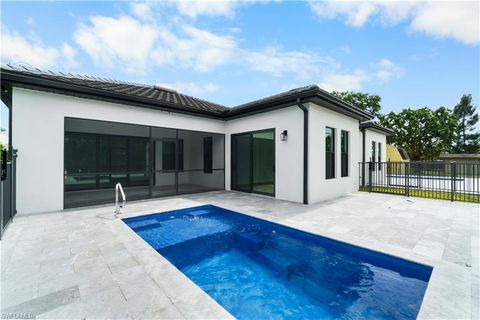 833 91st AVE N NAPLES FL 34108