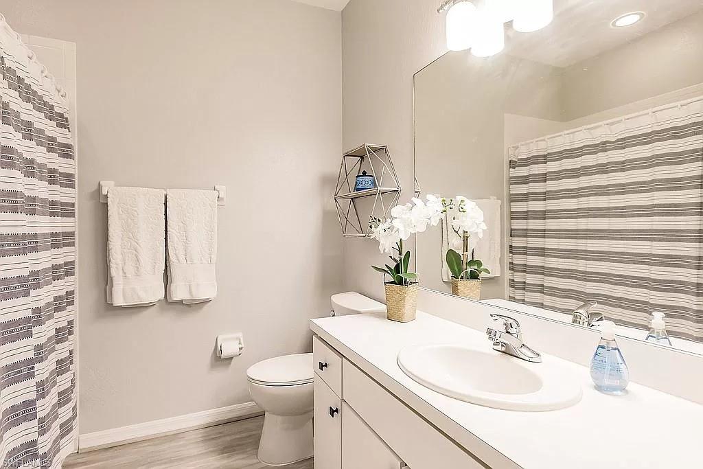 CALUSA PALMS - Residential