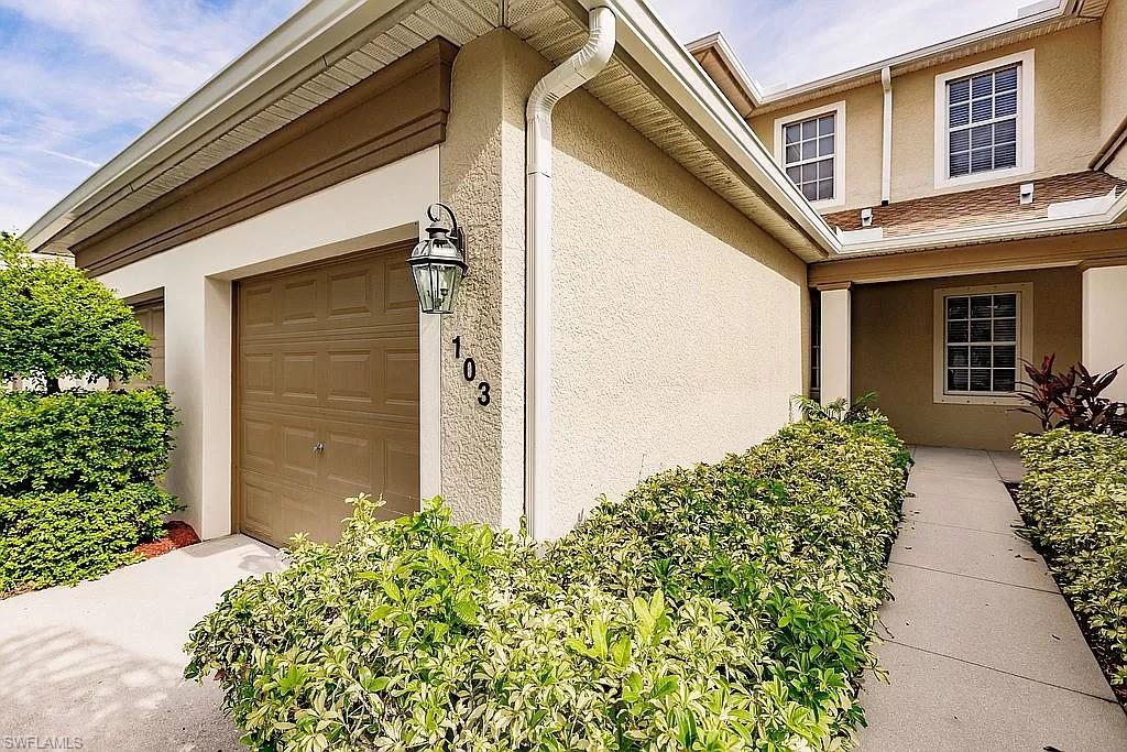 CALUSA PALMS - Residential