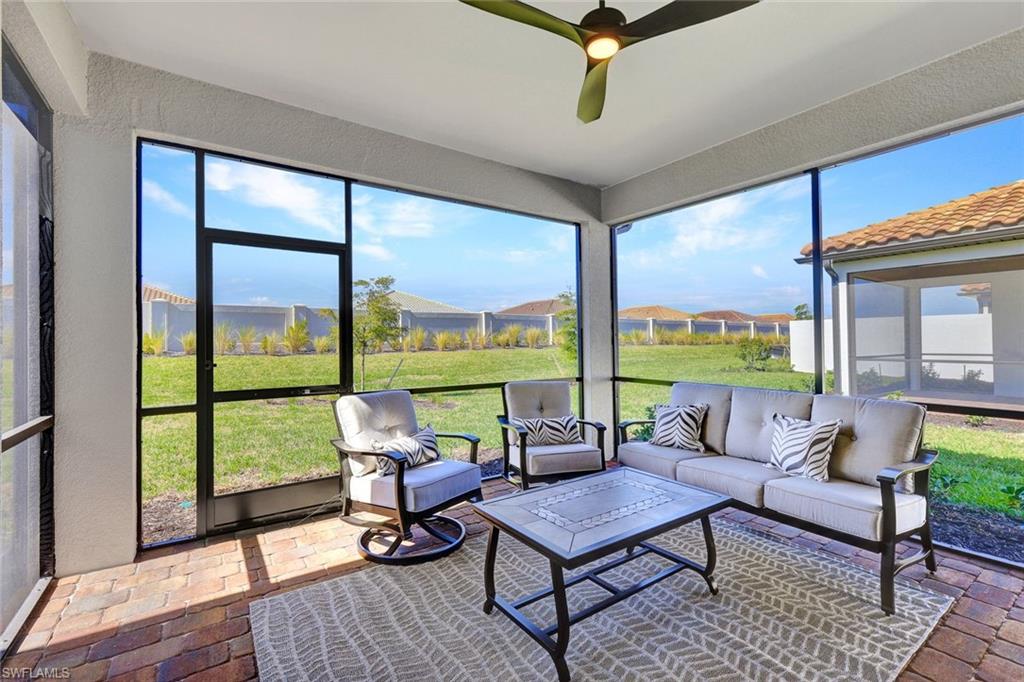 ESPLANADE LAKE CLUB - Residential