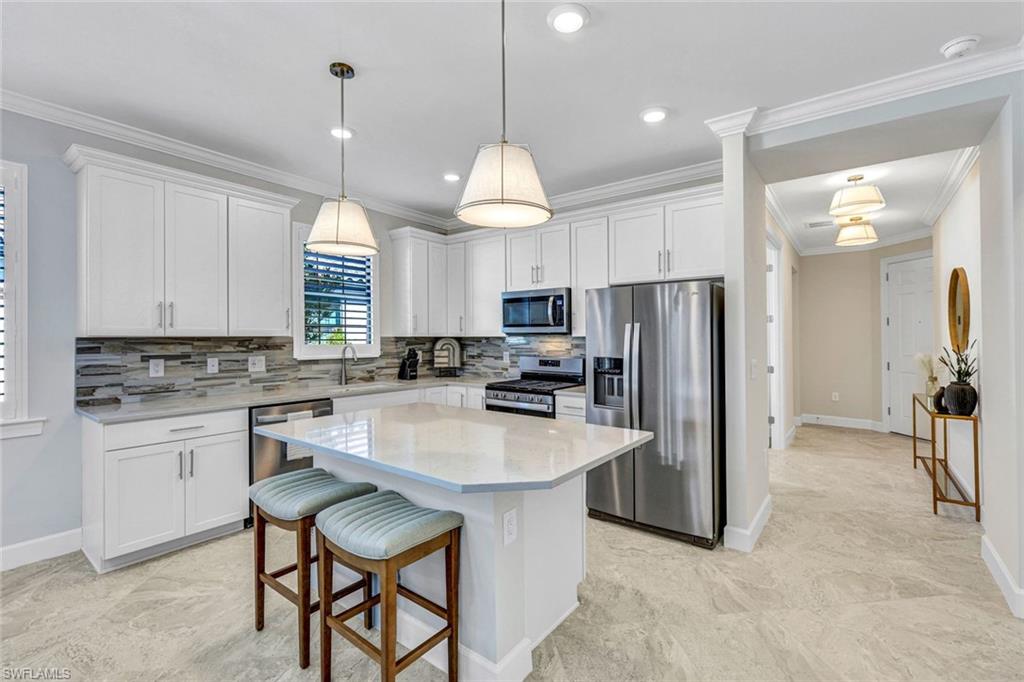 ESPLANADE LAKE CLUB - Residential