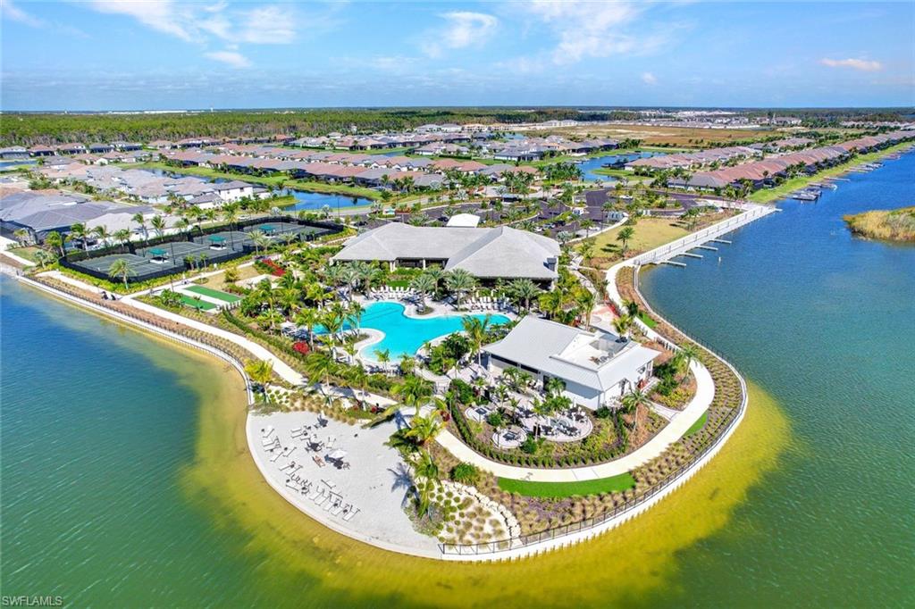 ESPLANADE LAKE CLUB - Residential