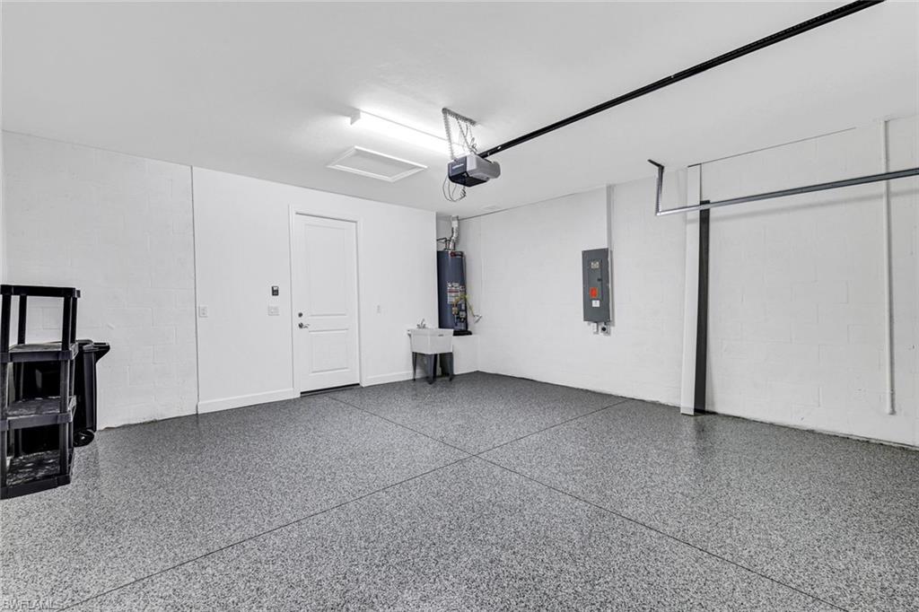 ESPLANADE LAKE CLUB - Residential