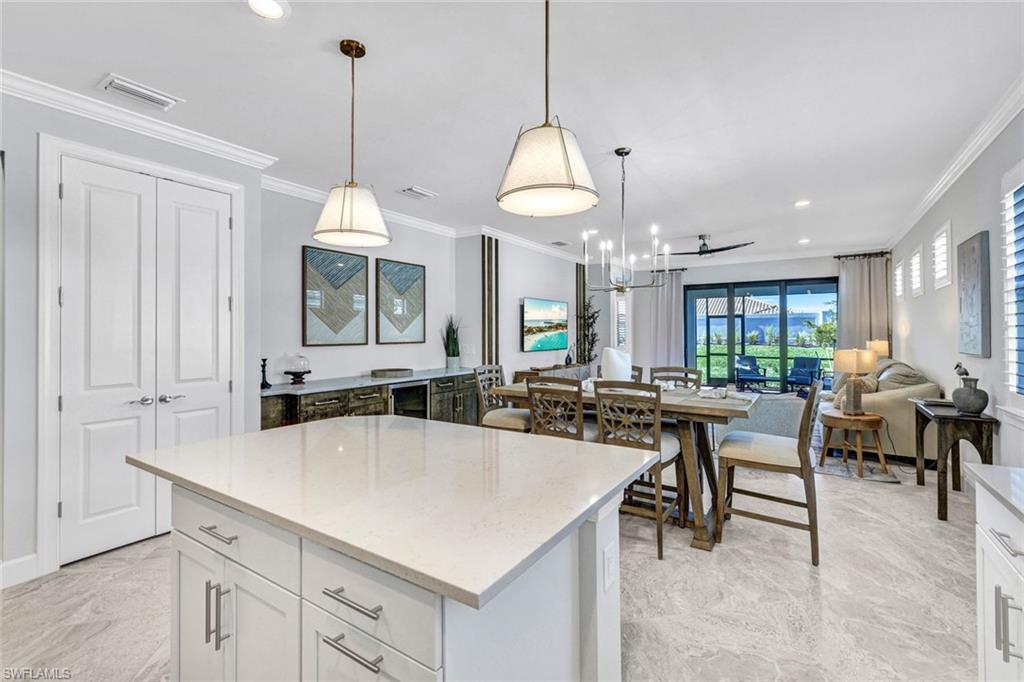 ESPLANADE LAKE CLUB - Residential