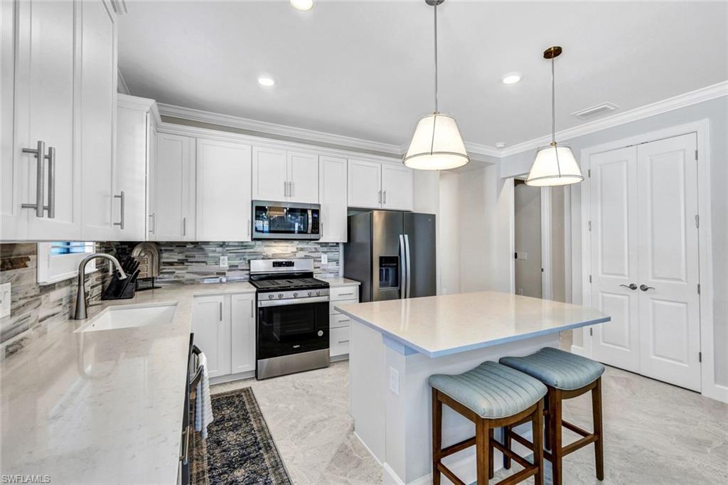 ESPLANADE LAKE CLUB - Residential