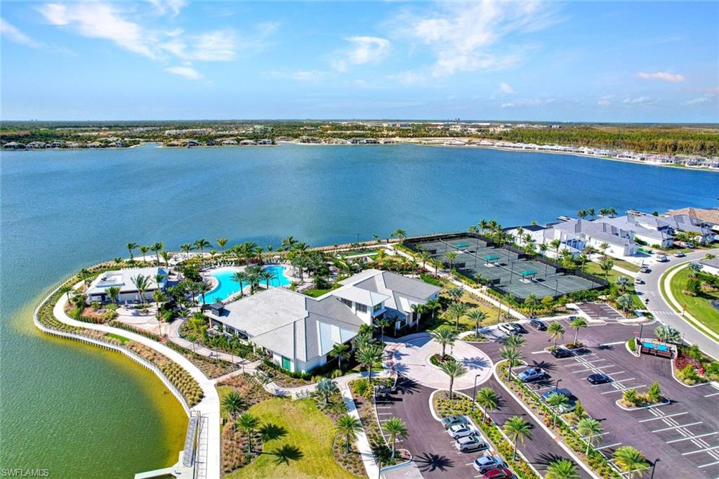 ESPLANADE LAKE CLUB - Residential