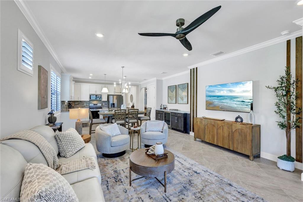 ESPLANADE LAKE CLUB - Residential