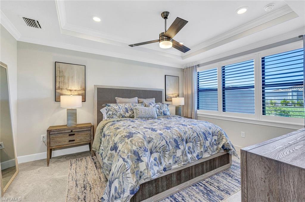 ESPLANADE LAKE CLUB - Residential