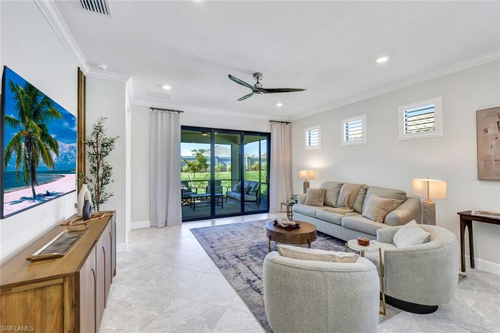 ESPLANADE LAKE CLUB - Residential