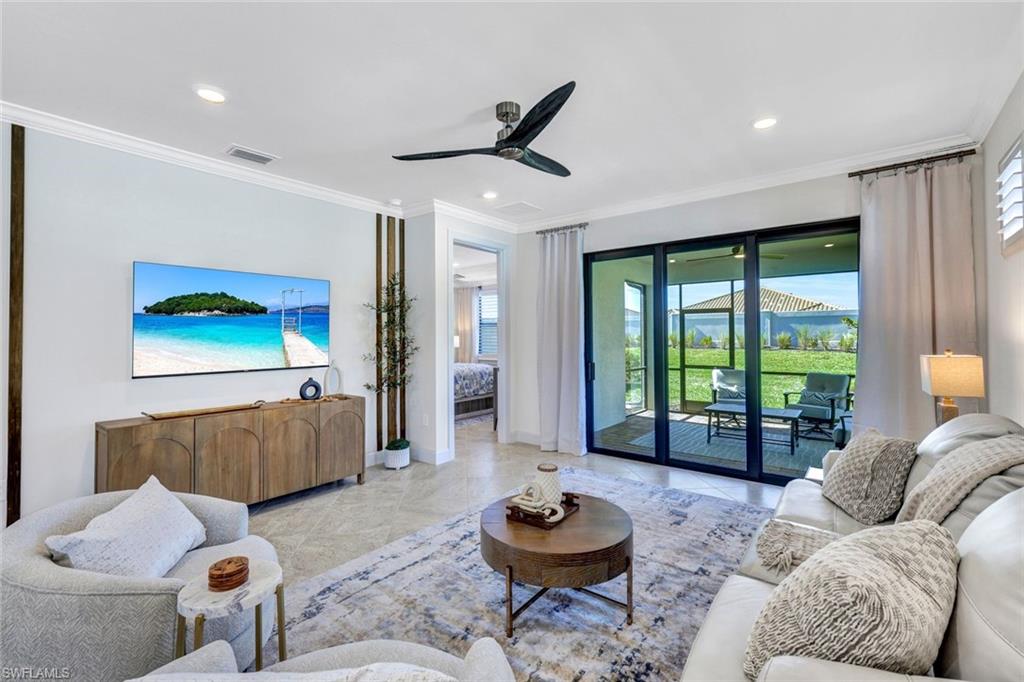 ESPLANADE LAKE CLUB - Residential