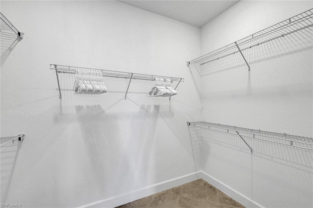 ESPLANADE LAKE CLUB - Residential