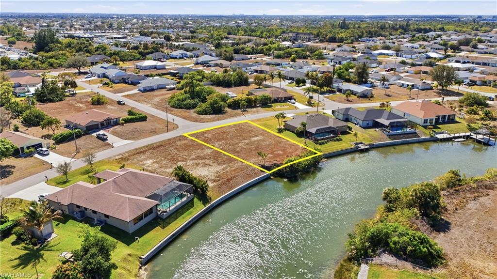 CAPE CORAL - Land