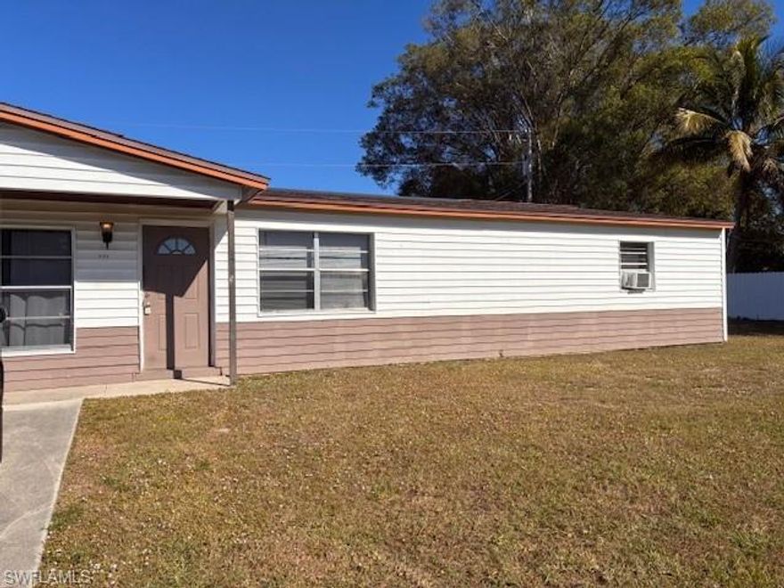 This 2 bedroom 1 bath home is available for immediate move in. The unit has new laminate floorings throughout the home, a washer and dryer hookup and fresh paint. Located close to schools, shopping, and restaurants. Pets are allowed upon approval.