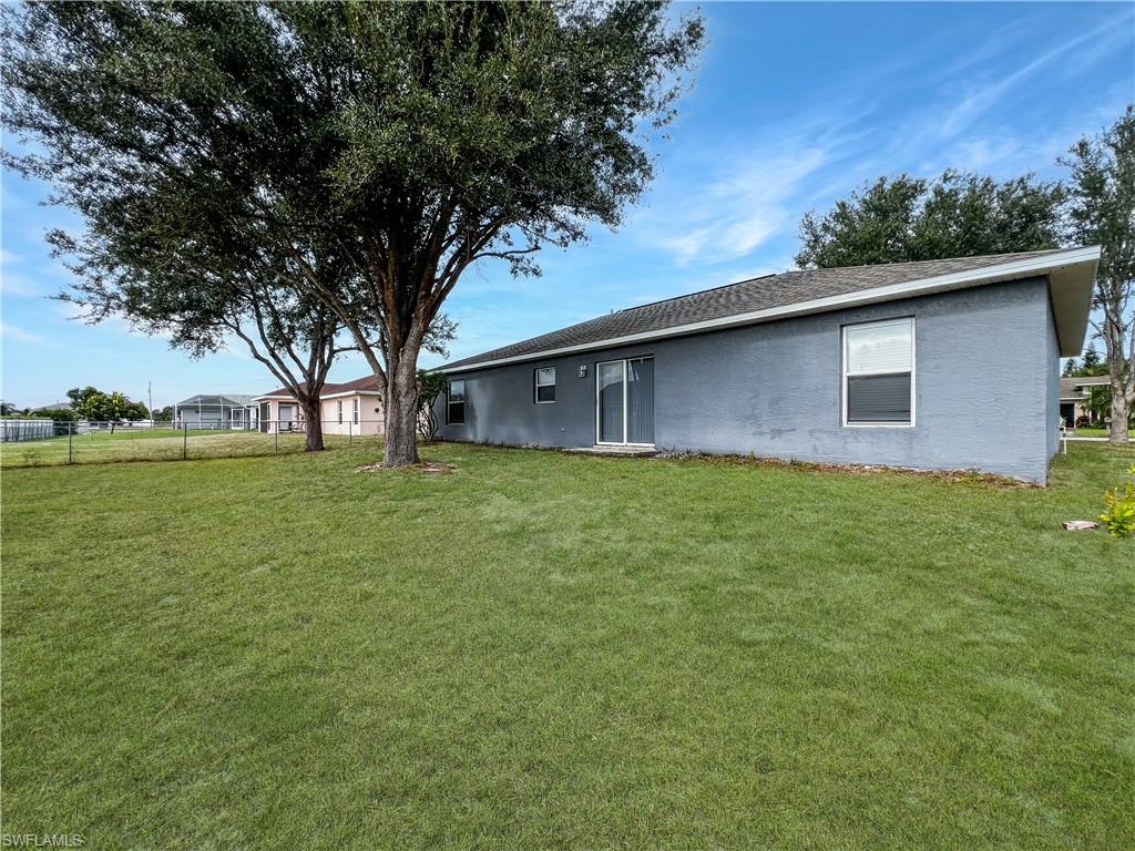 MIRROR LAKES - Residential Lease