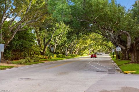 1980 Gordon DR NAPLES FL 34102