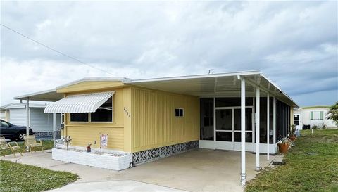 3130 Venus LN NORTH FORT MYERS FL 33903