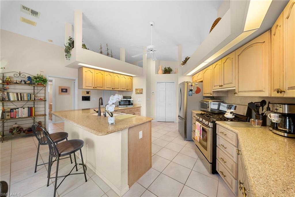 FOUNTAIN LAKES - Residential