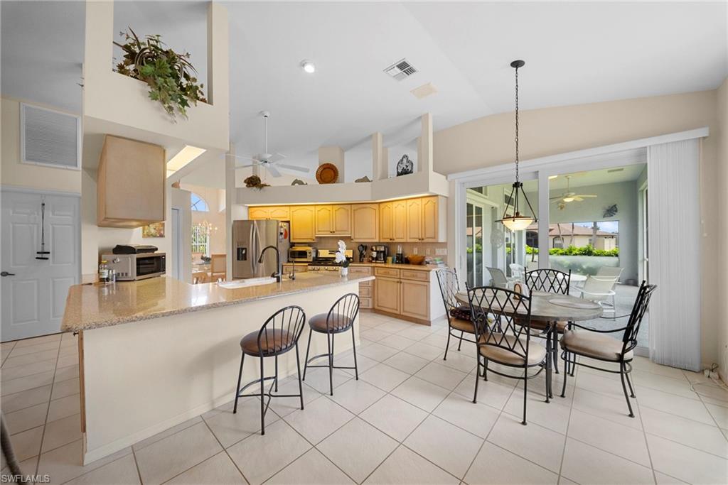 FOUNTAIN LAKES - Residential