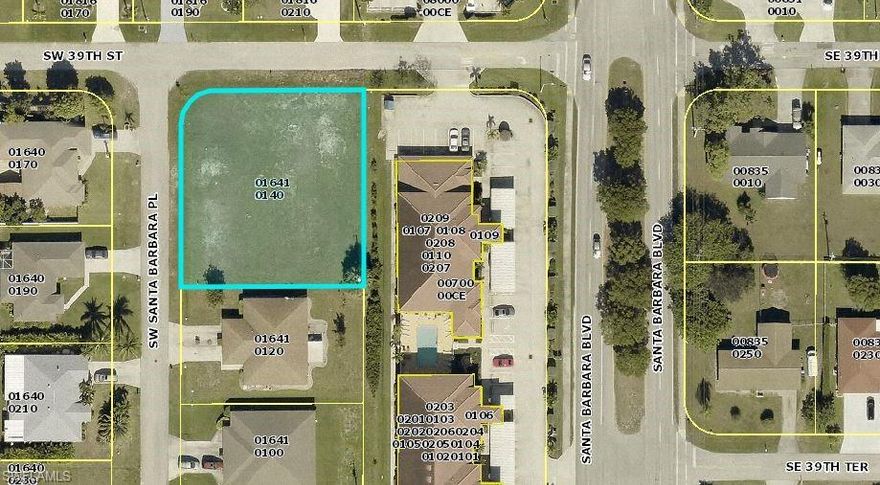 OWNER VERY MOTIVATED!!! Great Opportunity for Investors to build 6 Plex Units in this area which is centrally located within walking distance to shopping, entertainment and close to main roads like Santa Barbara Blvd, Cape Coral Pkwy, and Veterans Pkwy.
