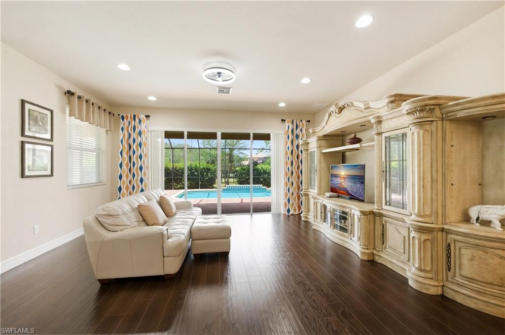Properties 10051 Mimosa Silk DR