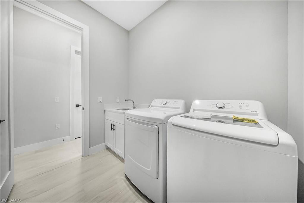 CAPE CORAL - Residential Lease