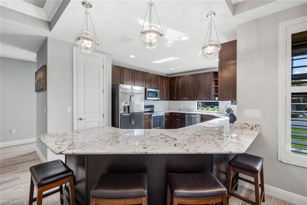 PRENTISS POINTE - Residential