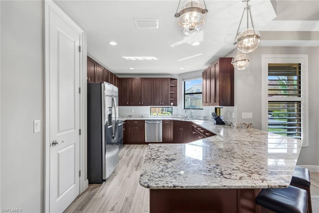 PRENTISS POINTE - Residential