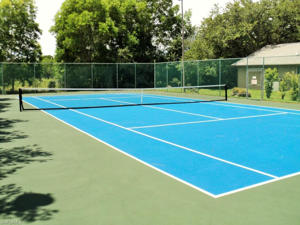 LAUREL OAKS - Residential