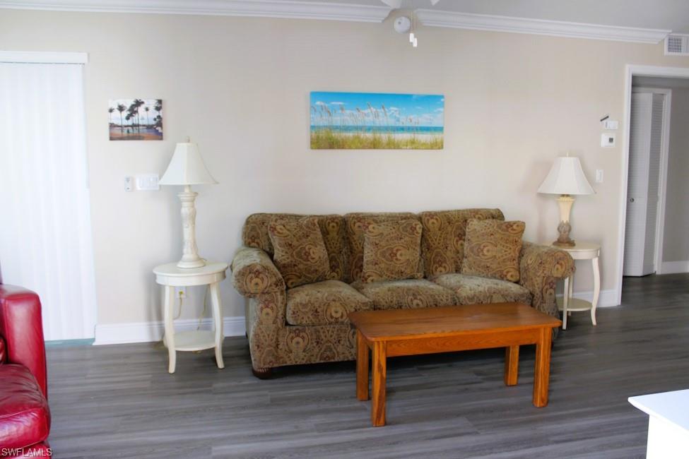 DAVIS WOODS CONDOMINIUM - Residential Lease