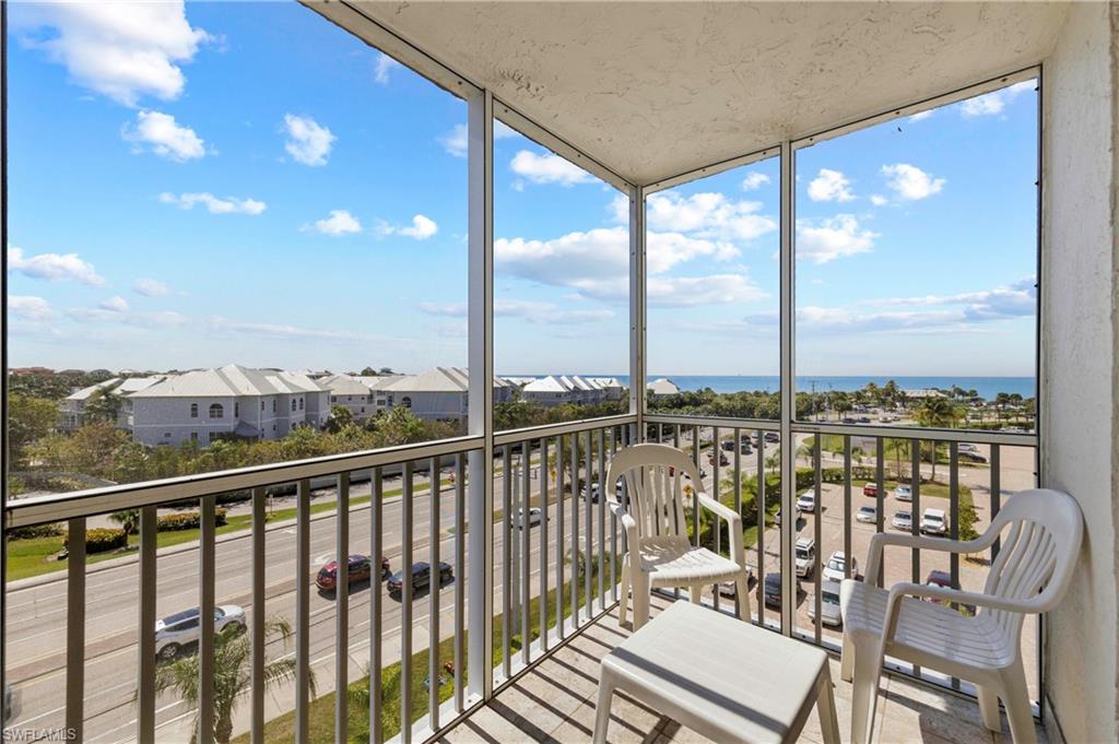 BEACH AND TENNIS CLUB - Residential